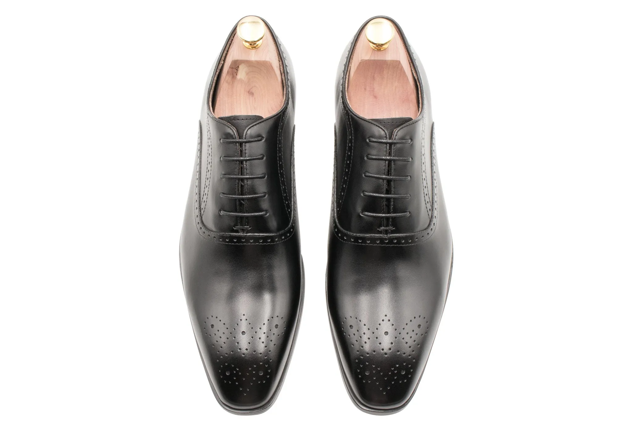 Mendoza Medallion Black Oxford