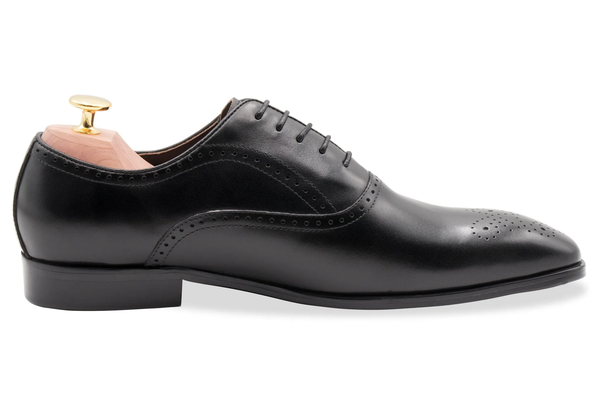 Mendoza Medallion Black Oxford